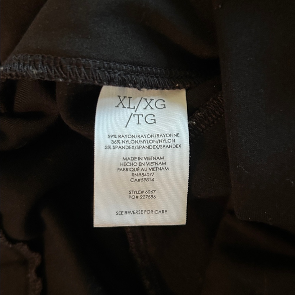 CAbi Pogger Spring 2023 Straight Leg Travel Pants In Black Style Number 6267 - Picture 8 of 8